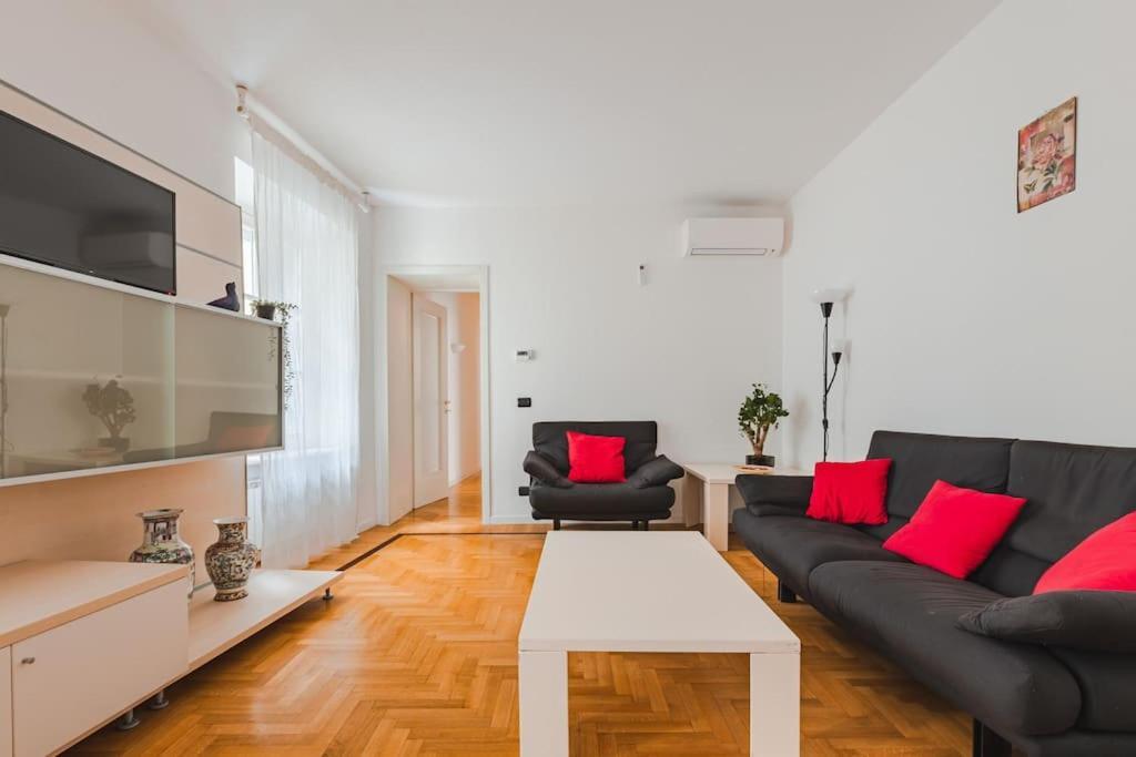 Piazza Unita Central Apartment トリエステ エクステリア 写真