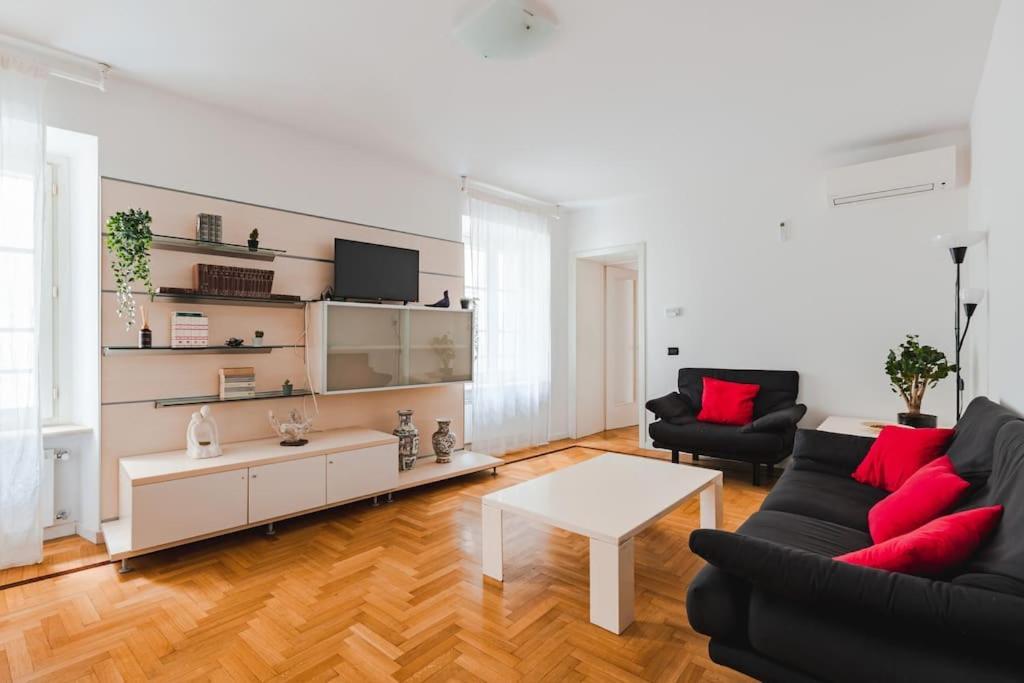 Piazza Unita Central Apartment トリエステ エクステリア 写真